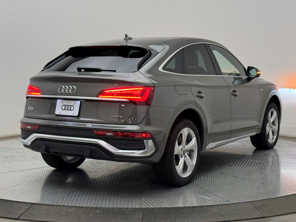 Thumbnail: 2025 Audi Q5 - 10