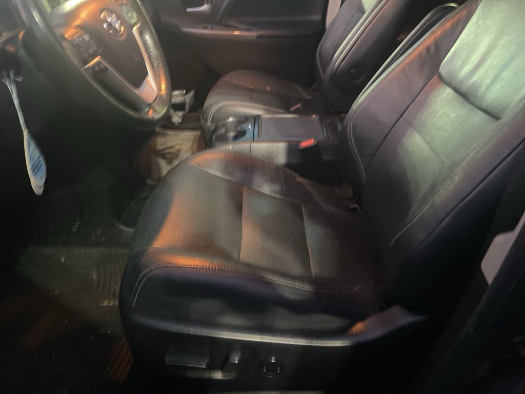 Thumbnail: 2015 Toyota Sienna - 3