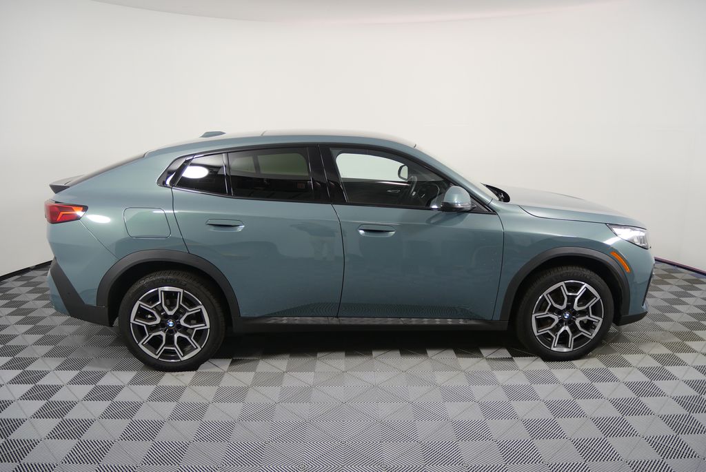 Thumbnail: 2025 BMW X2 - 2