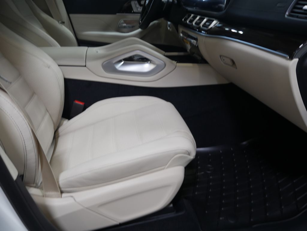 Thumbnail: 2026 Mercedes-Benz GLS - 27
