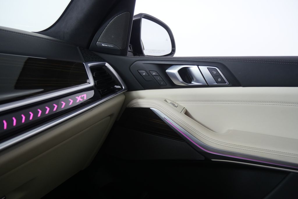 Thumbnail: 2024 BMW X7 - 25