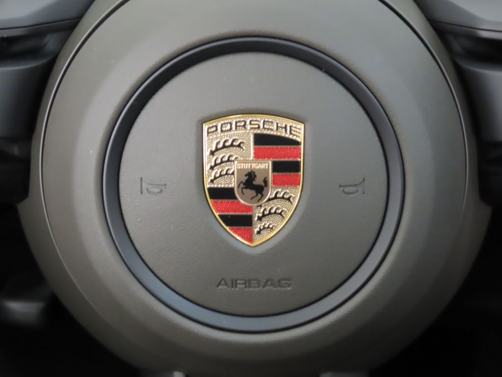 Thumbnail: 2026 Porsche Macan - 20