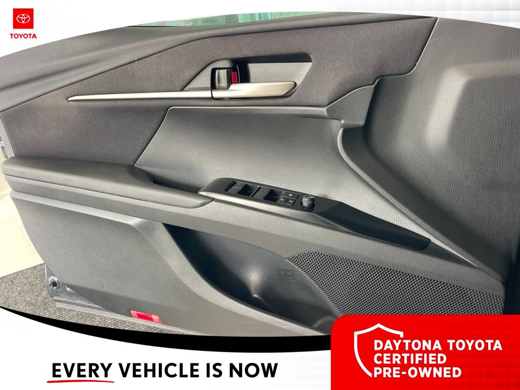 2025 Toyota Camry LE - Photo 21