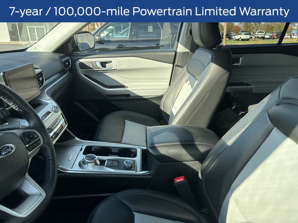 2022 Ford Explorer XLT Sport photo 4