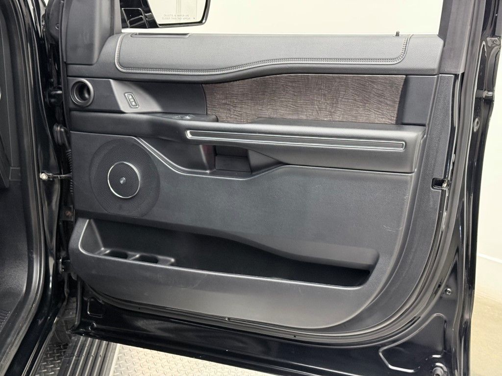 Thumbnail: 2019 Ford Expedition - 15