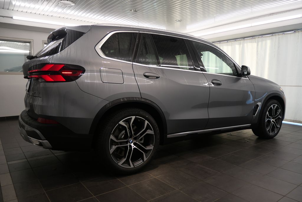 2025 BMW X5 xDrive50e 7