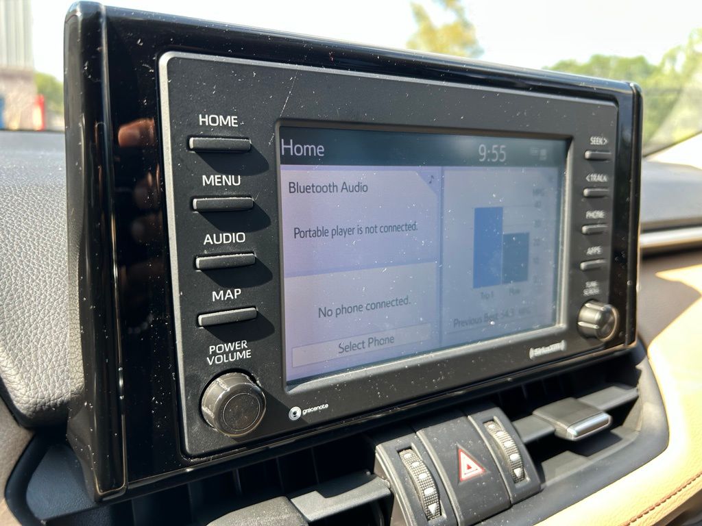 2021 Toyota RAV4 XLE Premium 17