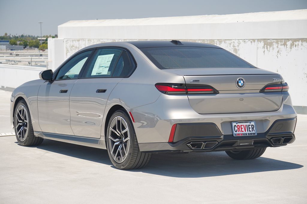 Thumbnail: 2025 BMW 7 Series - 7