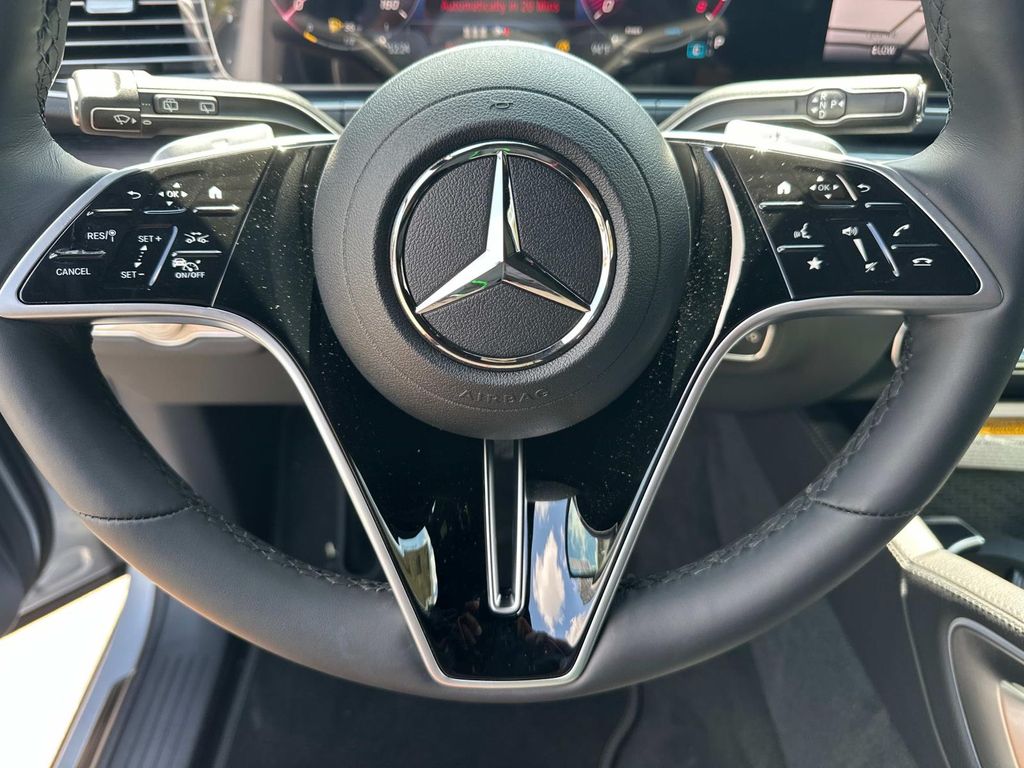 Thumbnail: 2026 Mercedes-Benz GLE - 16