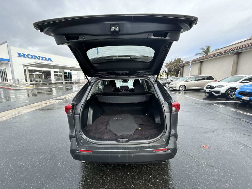 Thumbnail: 2020 Toyota RAV4 - 23