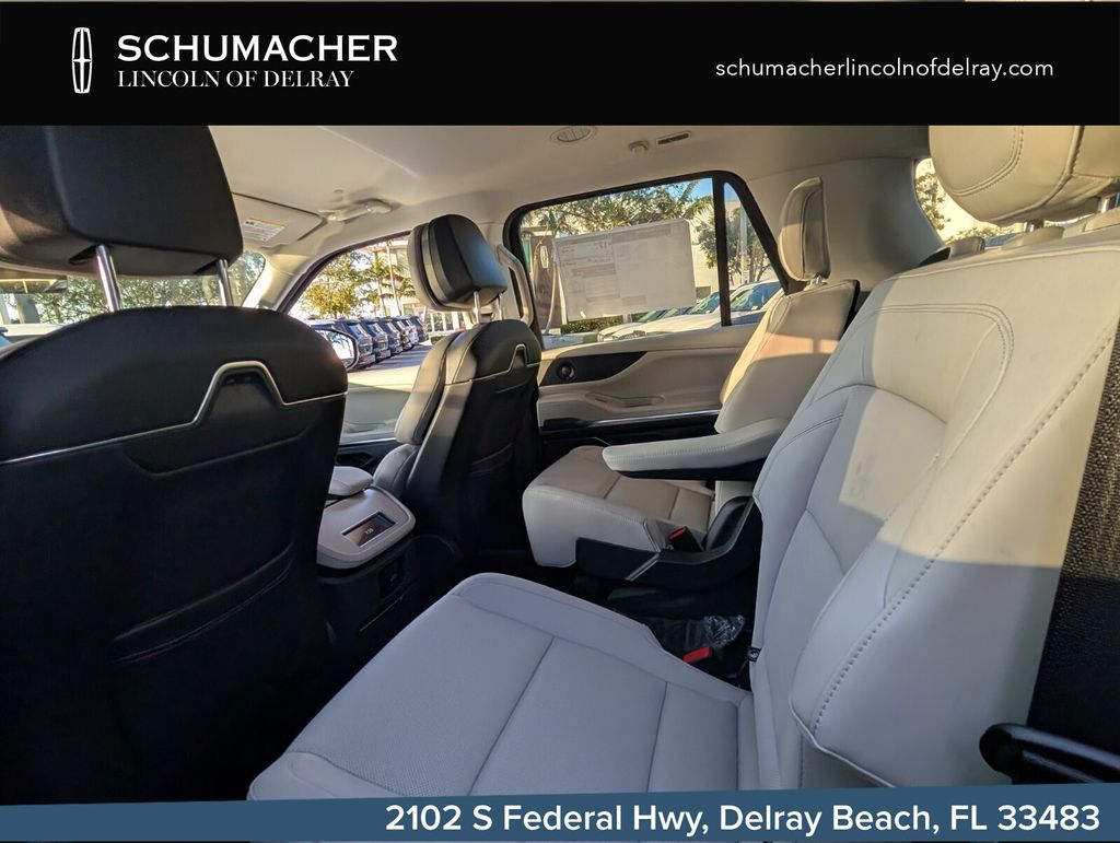 new 2026 Lincoln Navigator car, priced at $87,989