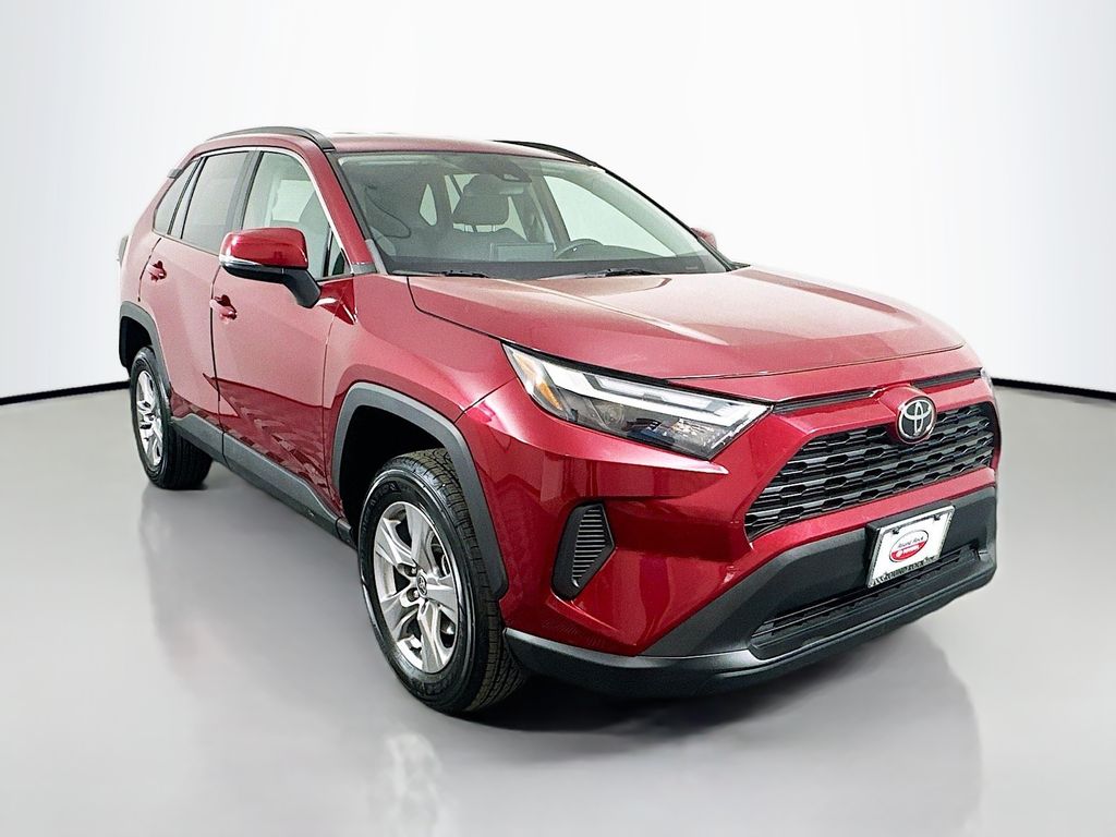 2023 Toyota RAV4 XLE 3