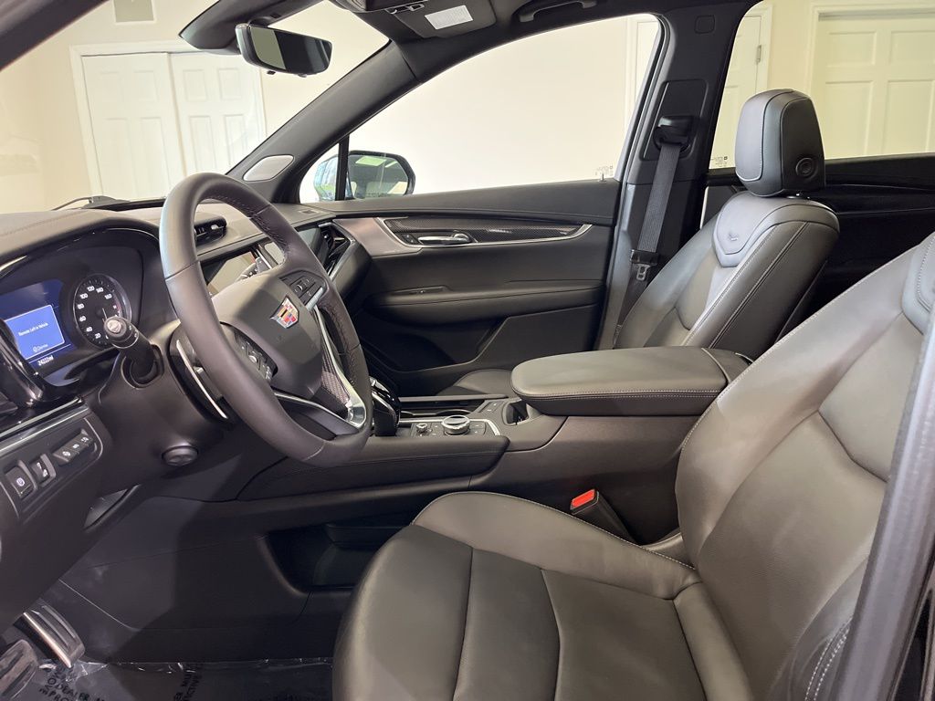 used 2023 Cadillac XT6 car, priced at $42,950
