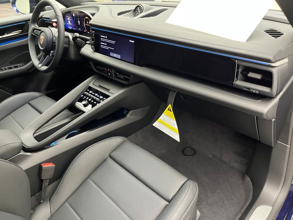 Thumbnail: 2025 Porsche Macan - 29