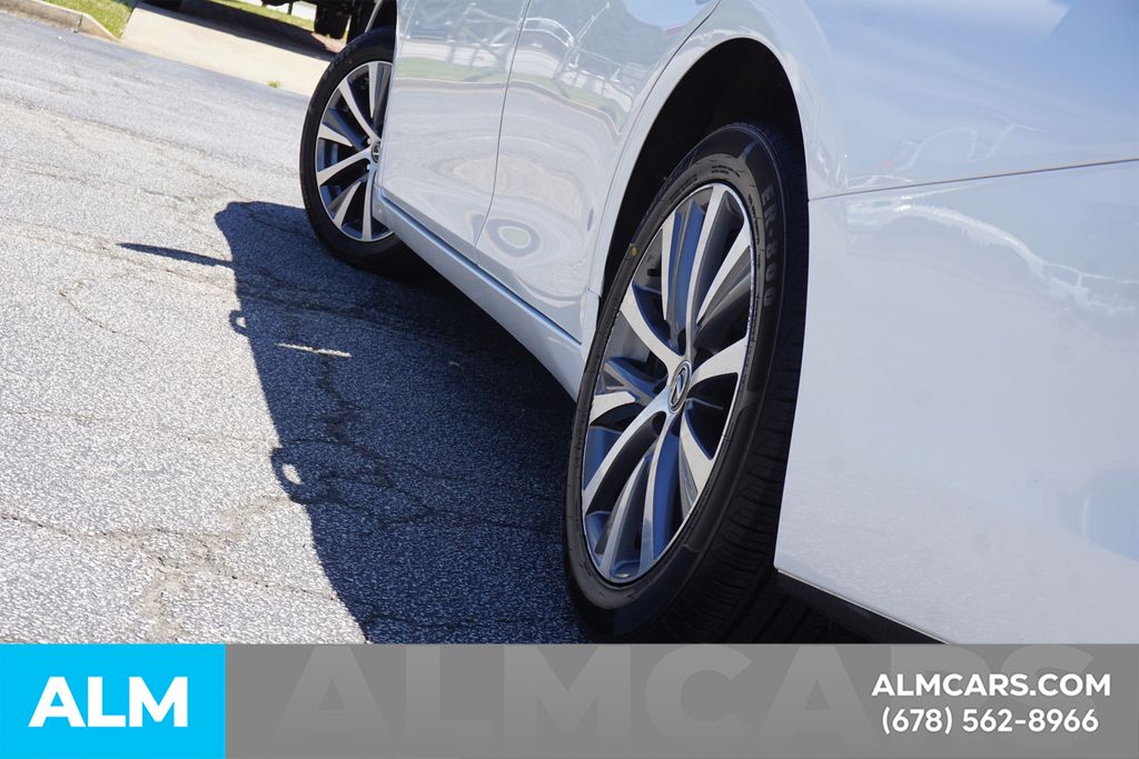 Used 2019 White Lexus 350 image 13
