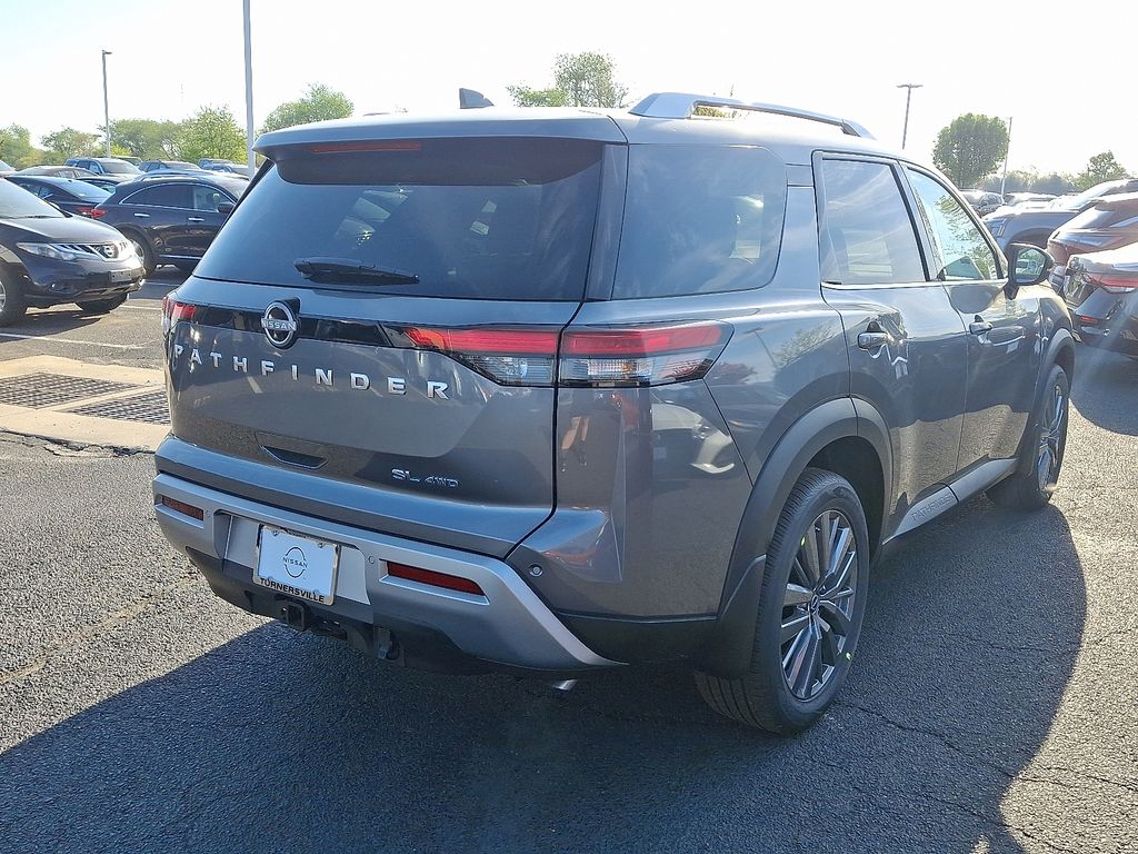 2025 Nissan Pathfinder SL 4