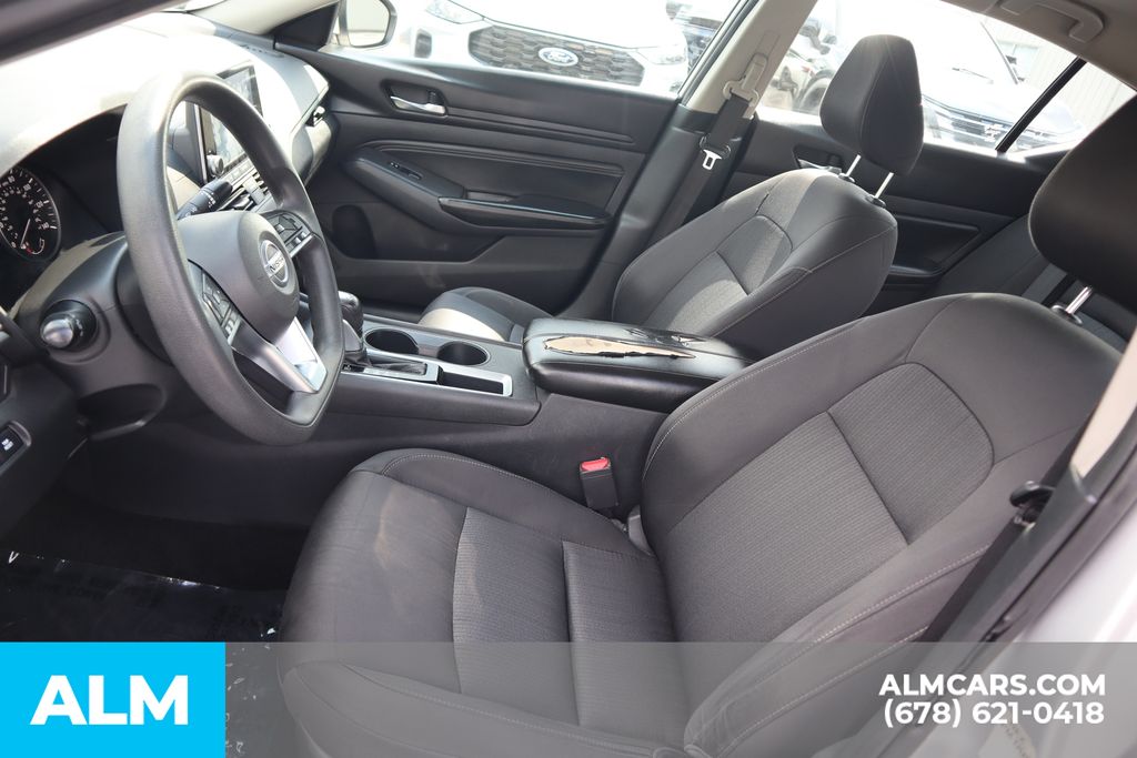 Used 2020 Silver Nissan 2.5 S image 13
