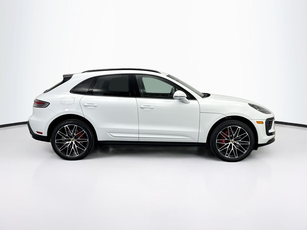 Thumbnail: 2026 Porsche Macan - 8