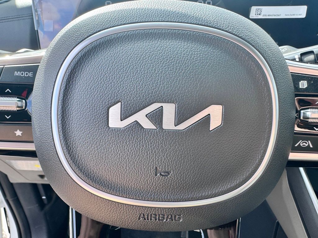 New 2026 Kia Carnival MPV Van