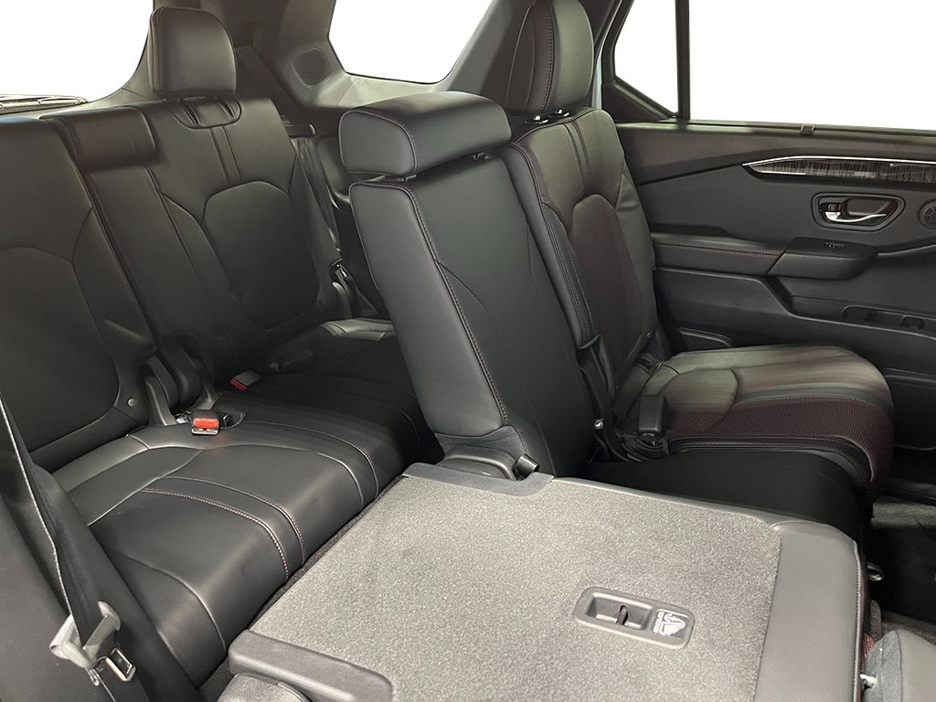 2025 Honda Pilot Black Edition photo