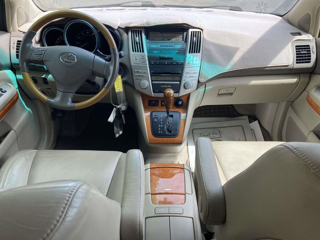 Used 2007  Lexus 350 image 10