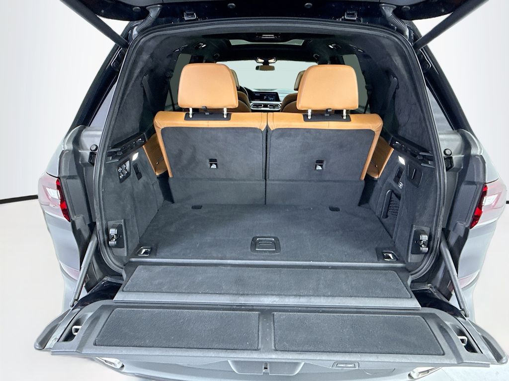 Thumbnail: 2021 BMW X7 - 28