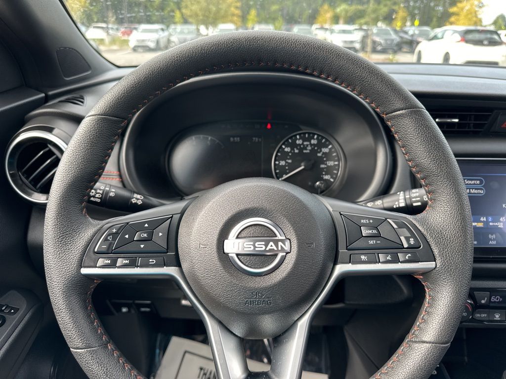 2023 Nissan Kicks SR 35