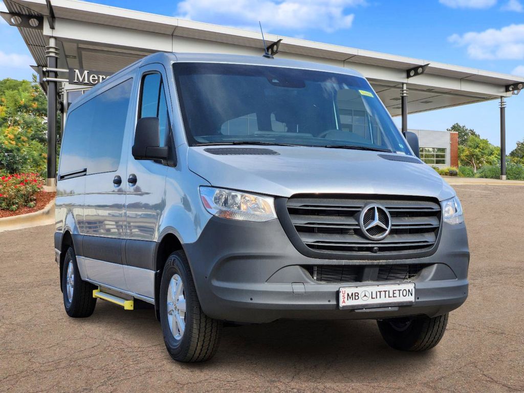 2024 Mercedes-Benz Sprinter 2500 Cargo 144 WB 2