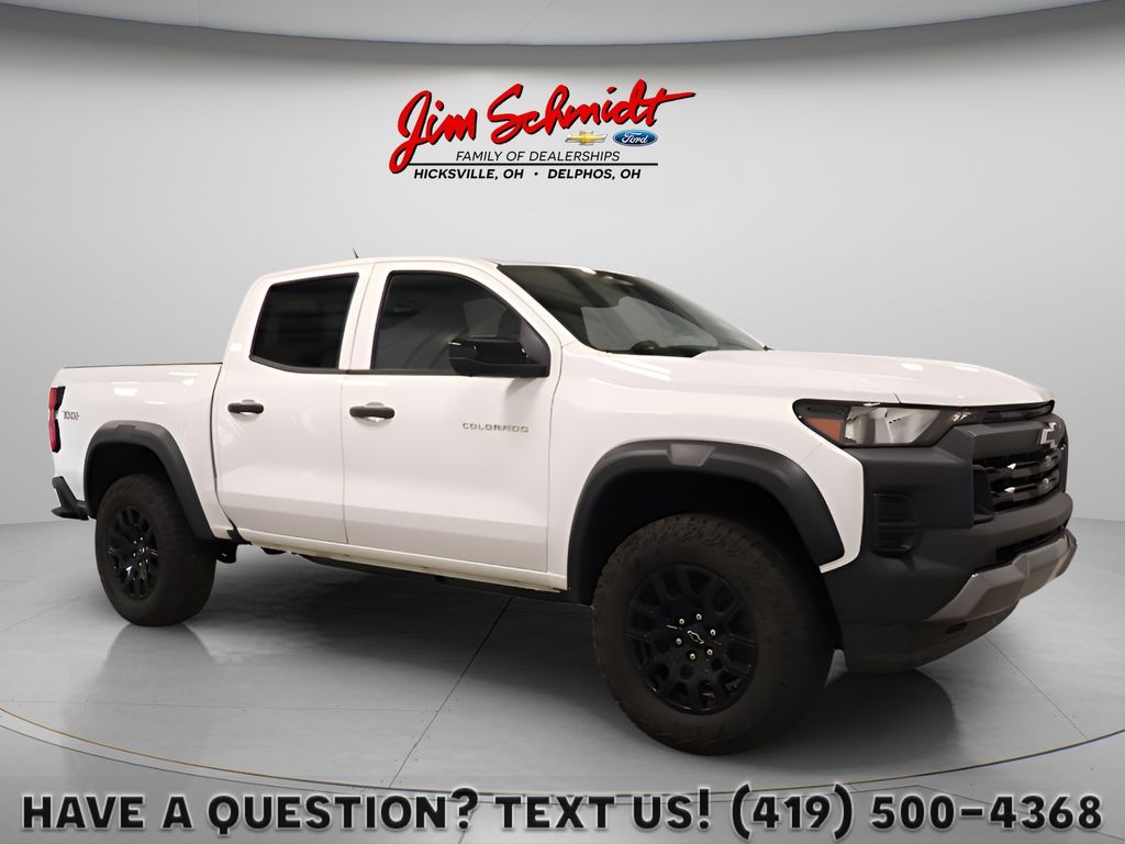 Summit White 2024 Chevrolet Colorado Pickup Truck Four-Wheel Drive 8-Speed Automatic
