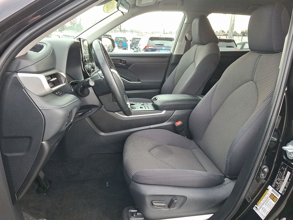 2024 Toyota Highlander — photo 14