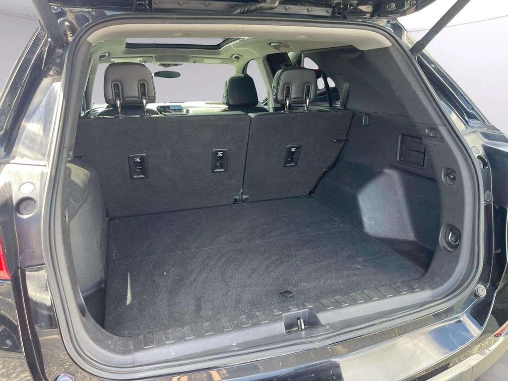 Used 2019 Mosaic Black Metallic Chevrolet Premier image 21