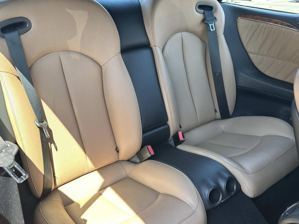 Thumbnail: 2009 Mercedes-Benz CLK - 30