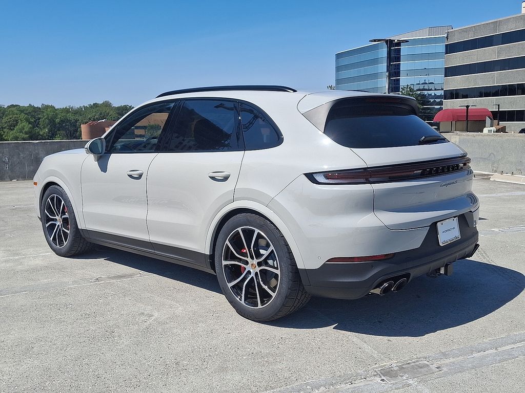 Thumbnail: 2026 Porsche Cayenne - 3