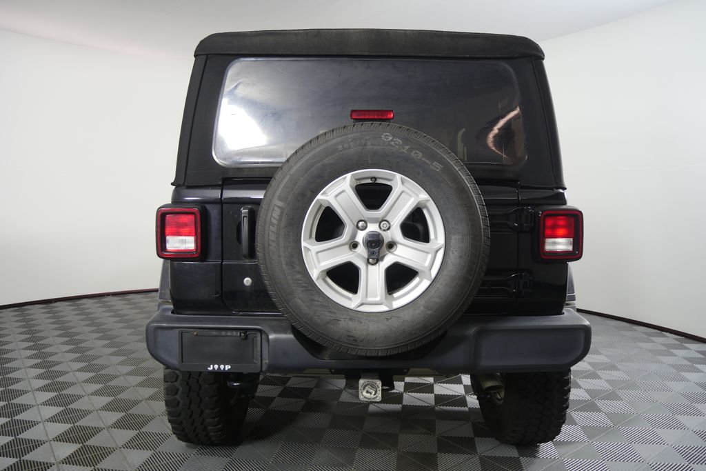 Thumbnail: 2019 Jeep Wrangler - 4
