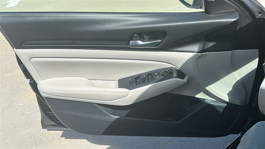 2025 Nissan Altima 2.5 SV Black at Durrett Motor Company