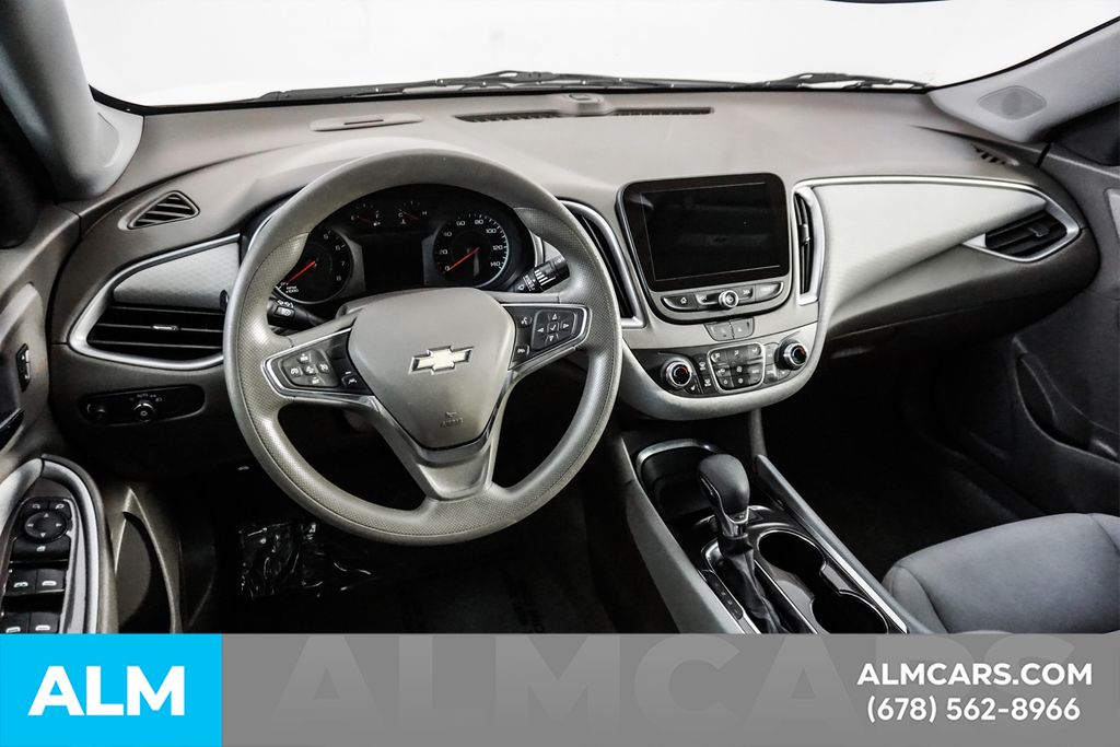 Used 2025 White Chevrolet LT image 23