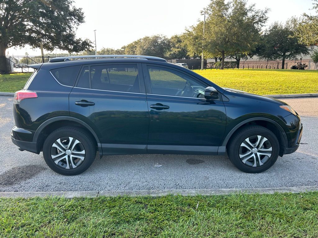 Thumbnail: 2017 Toyota RAV4 - 6