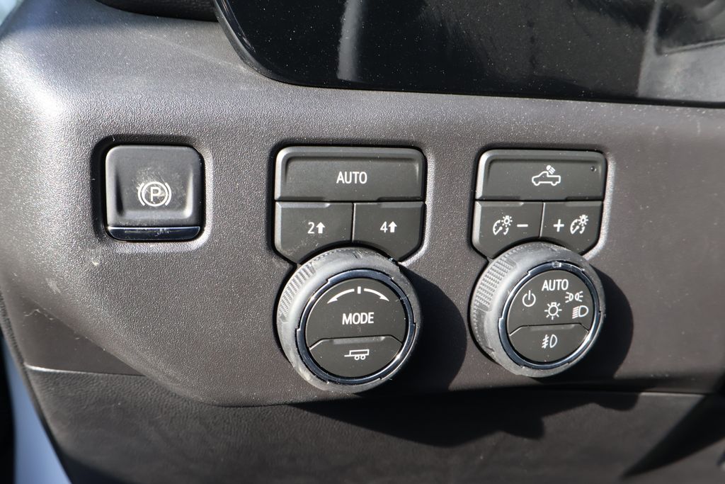 Thumbnail: 2026 Chevrolet Silverado 1500 - 20