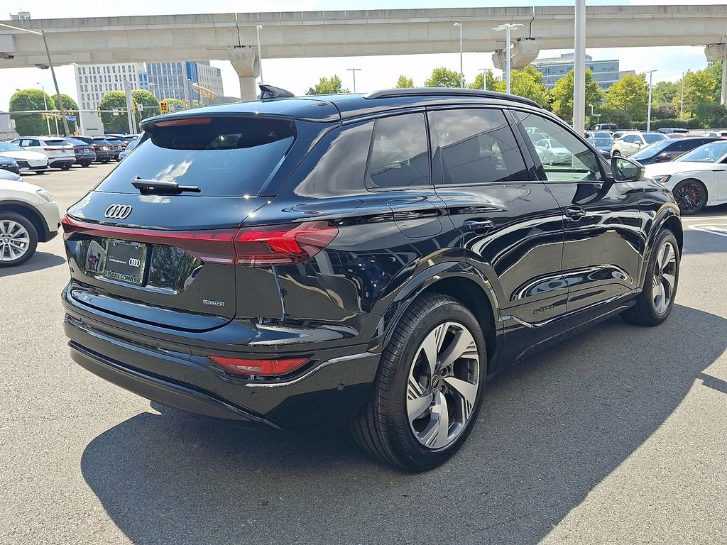 Thumbnail: 2025 Audi Q6 e-tron - 4