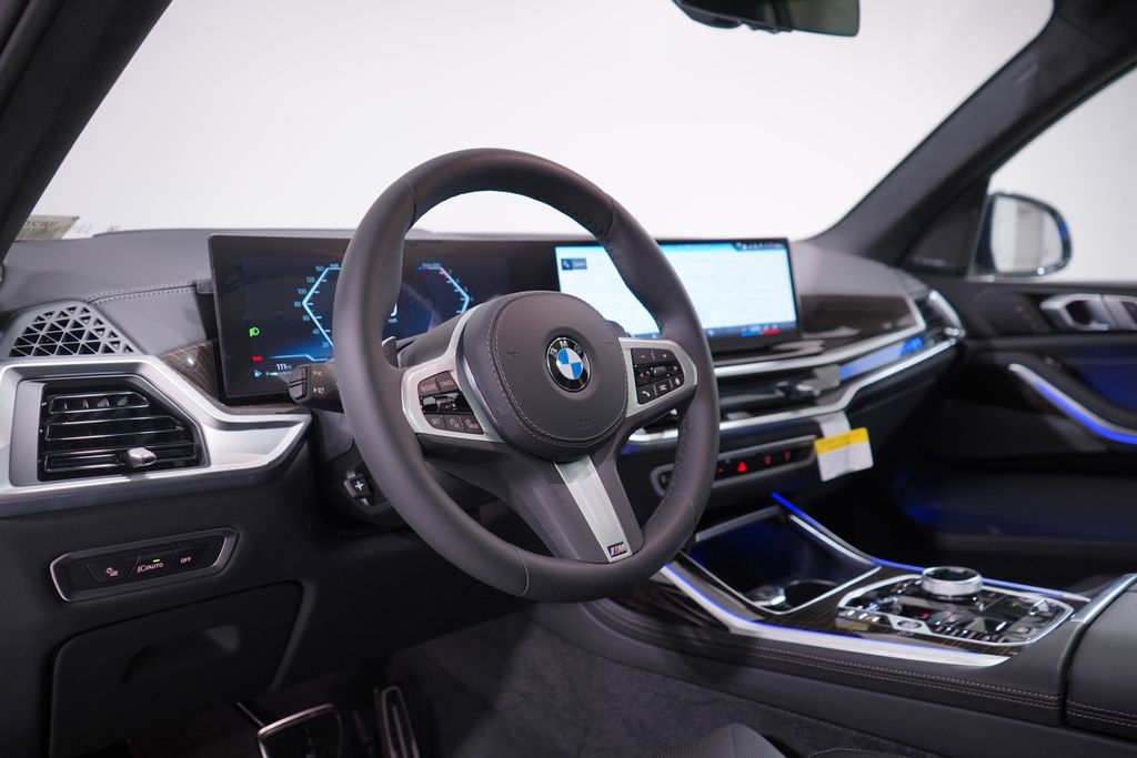 2025 BMW X7 xDrive40i 6