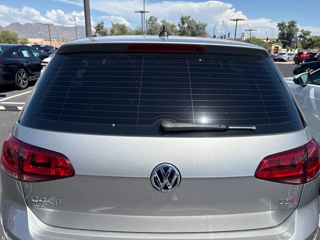 Thumbnail: 2017 Volkswagen Golf - 2