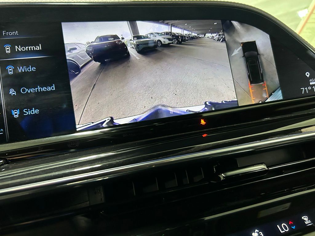 Used 2022 Crystal White Tricoat Cadillac Sport image 28