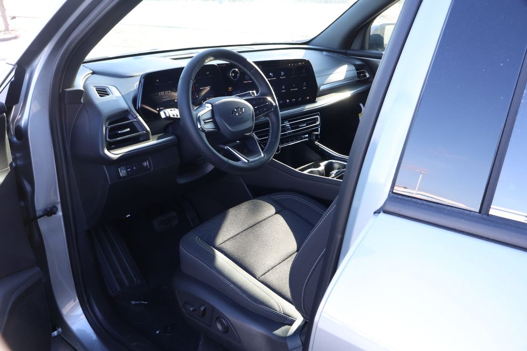 Thumbnail: 2026 Chevrolet Traverse - 13