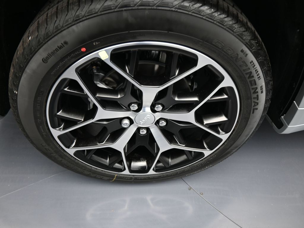 New 2025 Silver Zynith Jeep Summit image 49