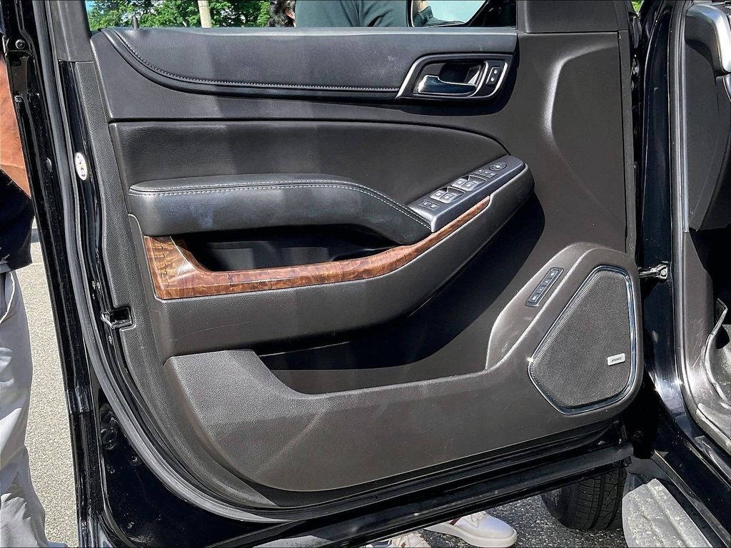 2017 Chevrolet Tahoe — photo 9