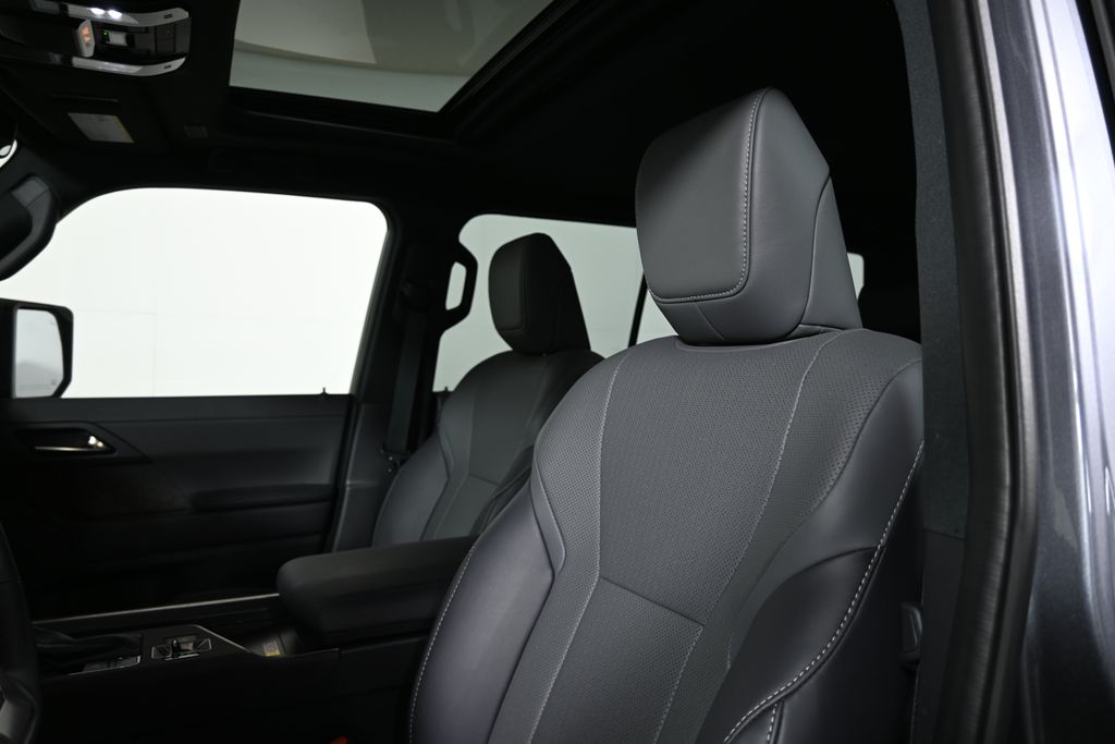 Thumbnail: 2025 Lexus GX - 15