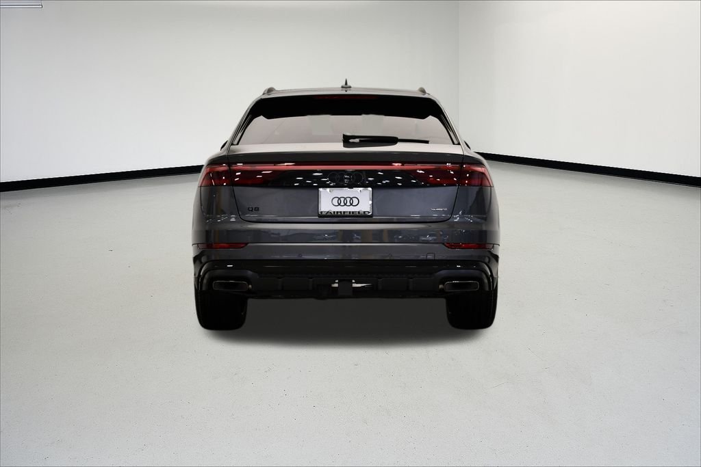 Thumbnail: 2026 Audi Q8 - 4