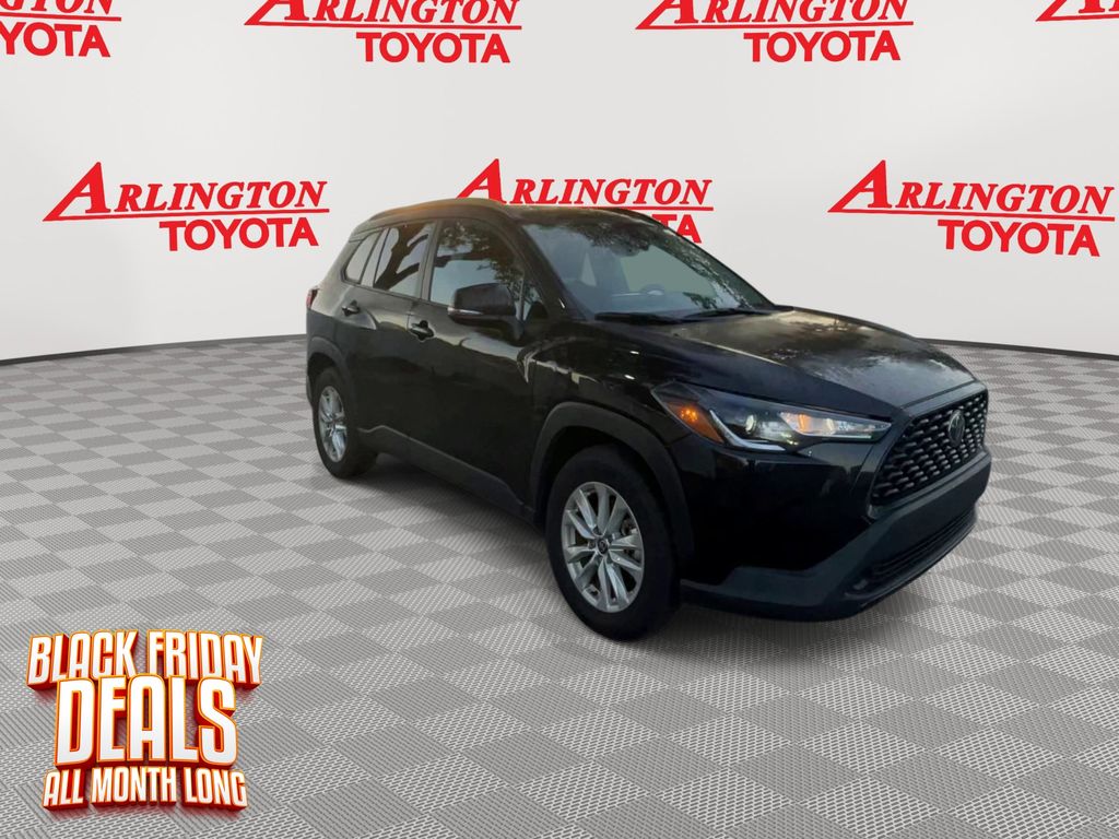 Used 2024 Toyota Corolla Cross LE with VIN 7MUCAAAG3RV100542 for sale in Northfield, Minnesota