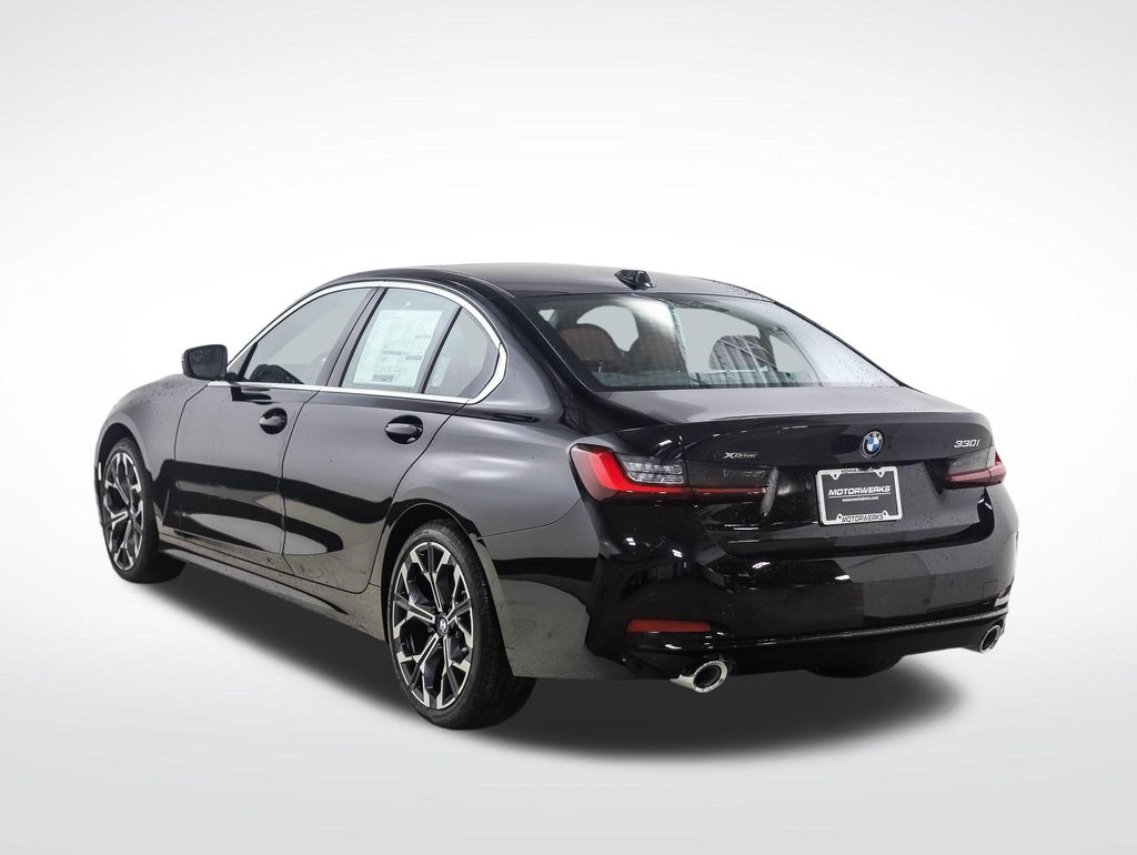 Thumbnail: 2026 BMW 3 Series - 3