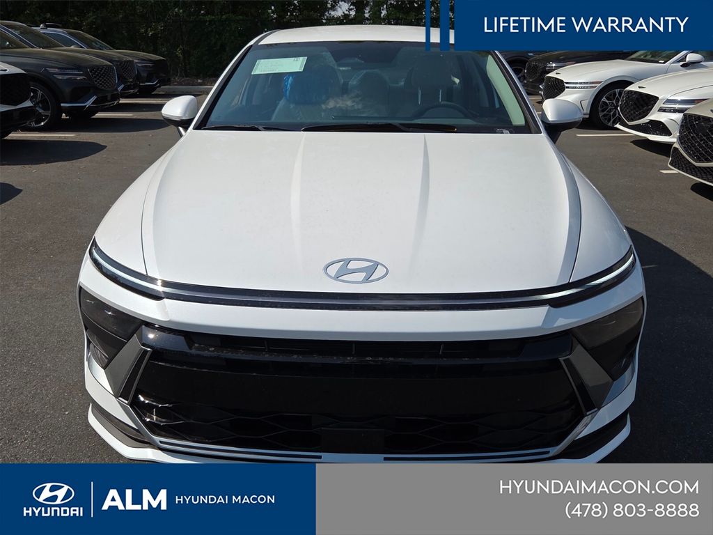 New 2026 White HYUNDAI SE image 11
